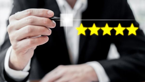 Стало известно, кто вошёл в топ-3 зарплатного рейтинга креативных профессий