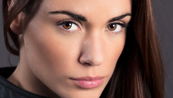 Кареглазые женщины чаще страдают от этого состояния