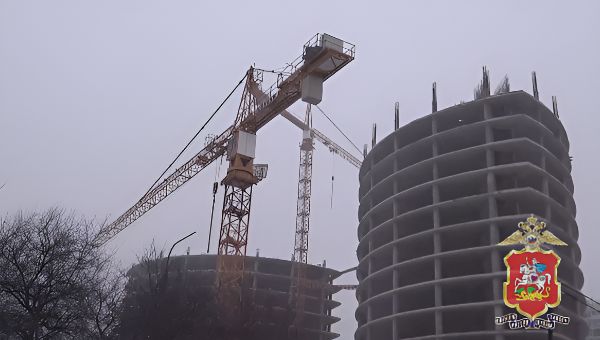 Молодой человек совершил головокружительное преступление на стройке в Подмосковье