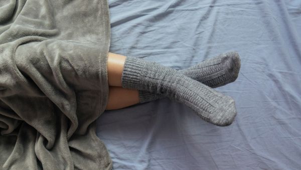 Носки на ночь действительно помогают заснуть?