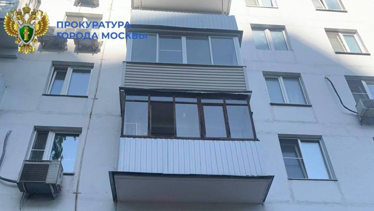 ЧП в Москве: маленький ребёнок выпал из окна