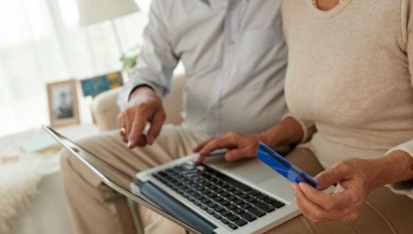 Некоторые россияне в июне получат пенсии раньше обычного