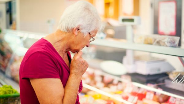 Как пенсионерам сэкономить на продуктах летом и обойти ценовые ловушки