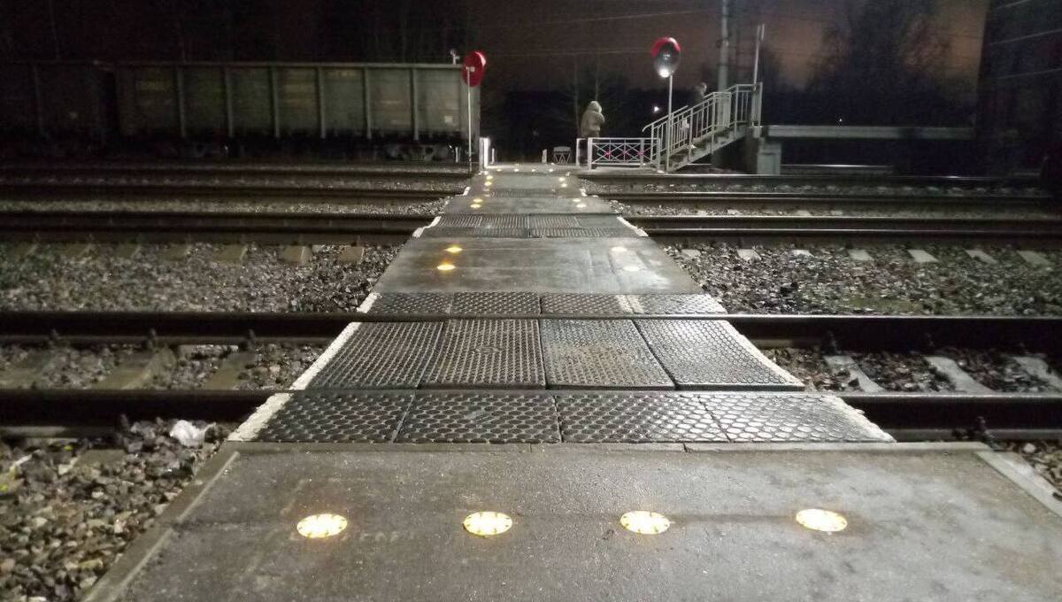 В Подмосковье впервые появился «умный» ж/д переход