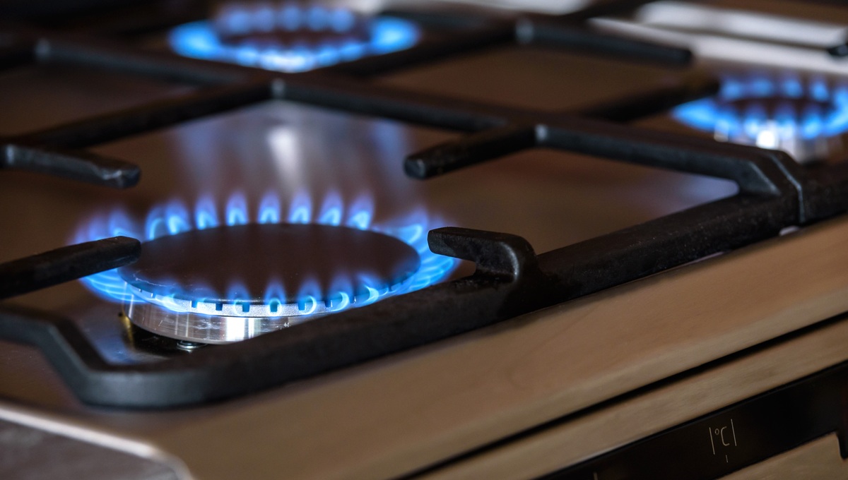 Секретное оружие против жира очистит решётки плиты без труда