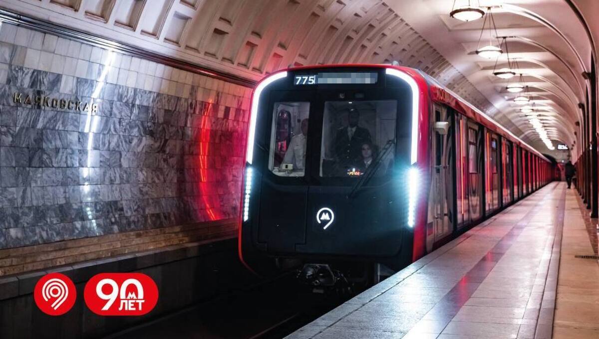 В столичном метро курсирует поезд без пассажиров