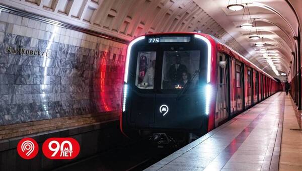 В столичном метро курсирует поезд без пассажиров