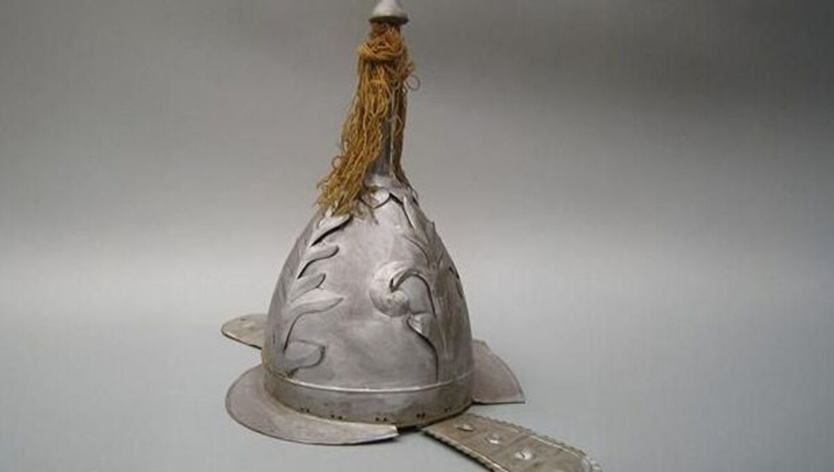 В Останкино обнаружен шлем эпохи крепостного театра