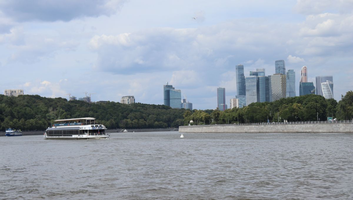 Гигантского монстра выловил столичный рыбак