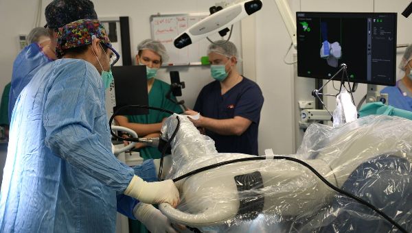 Роботизированные операции на суставах теперь доступны по ОМС в Подмосковье