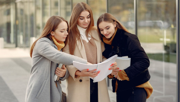 Минпросвещения раскрыло средний балл поступающих в колледжи