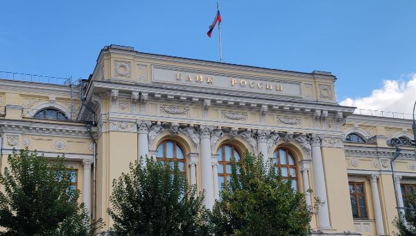 Банк России выпускает монету в честь великого скульптору