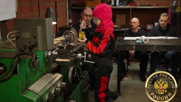 Юная жительница Подмосковья освоила совсем не детское ремесло