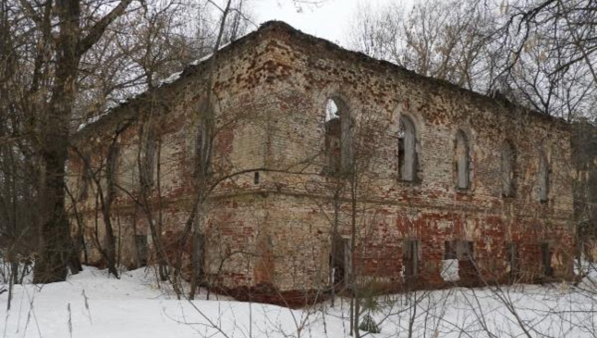 Три подмосковные усадьбы выставлены на торги за копейки