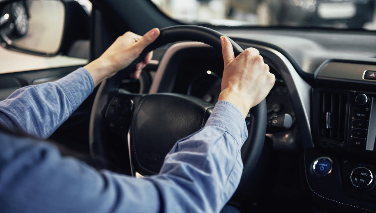 Молодость и опыт: где живут самые молодые и пожилые водители России