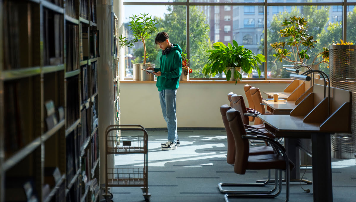 Три крупных университета получили предостережения от Рособрнадзора