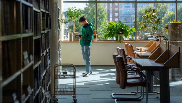 Три крупных университета получили предостережения от Рособрнадзора