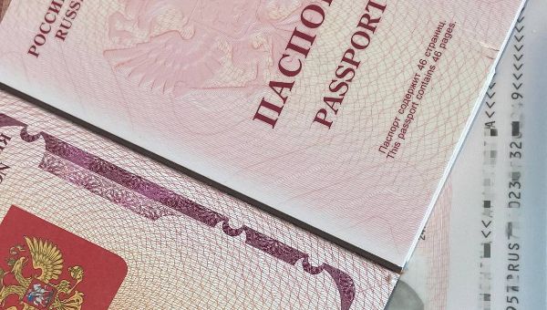 Получение загранпаспорта для россиян превратилось в квест