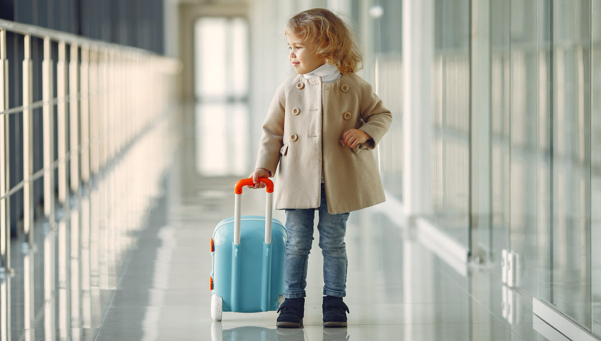 Юные россияне не смогут путешествовать без этого документа