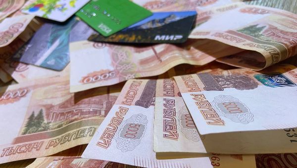 Эти отрасли стали магнитом из-за высоких зарплат