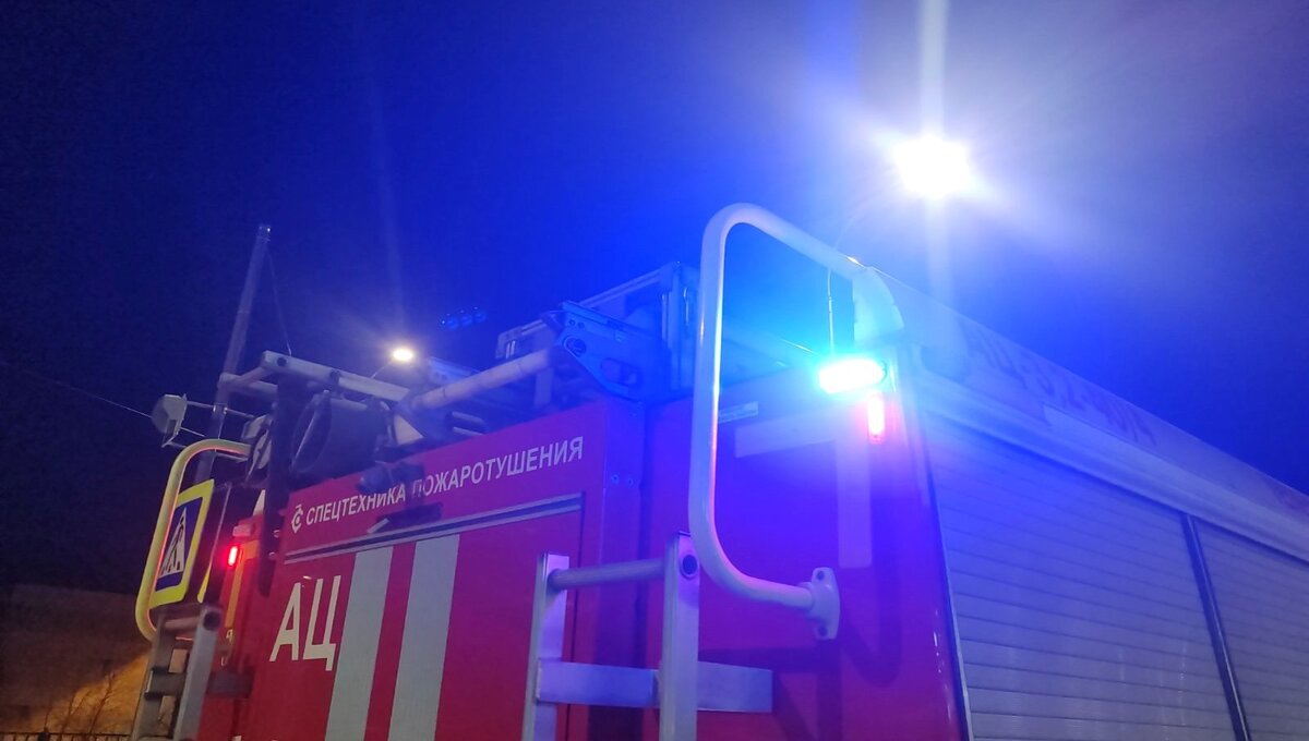 Четыре человека погибли при пожаре в многоквартирном доме в Подмосковье