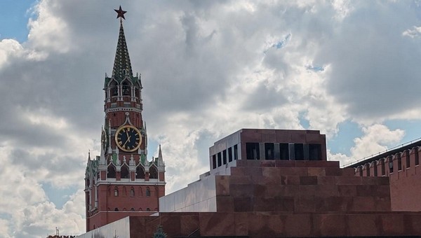 Как кремлёвские куранты стали символом Нового года