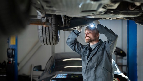 Lada Vesta — АвтоВАЗ бесплатно проверяет машины после жалоб водителей