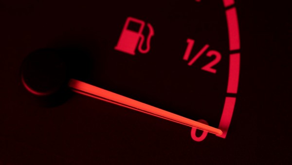 Топливный кризис набирает обороты: дефицит бензина в 10+ регионах