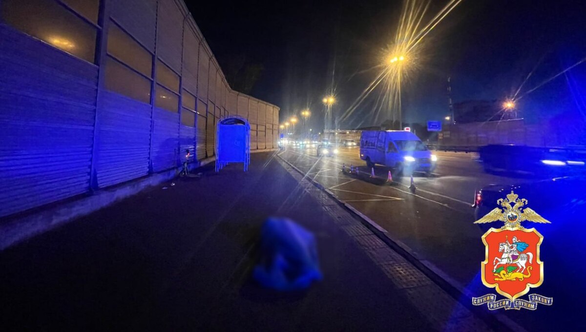 Молодую женщину на остановке в Подмосковье убило оторвавшееся колесо