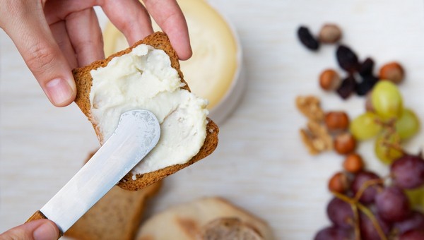 Полезный и безумно вкусный: за 10 минут сделаем плавленый сыр дома 