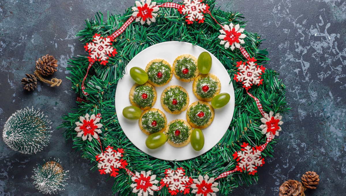 Эти картофельные корзинки с шпротами сметут с новогоднего стола за 5 минут