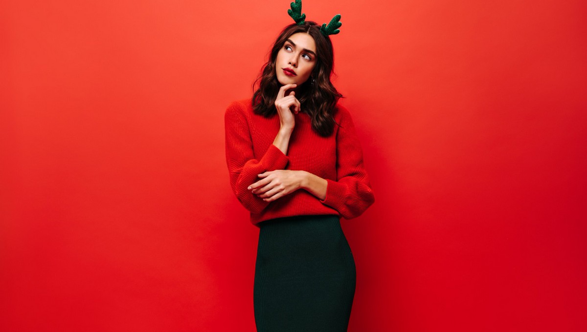 Назван главный цвет новогодней ночи — у каждого должна быть одна вещь в этом оттенке