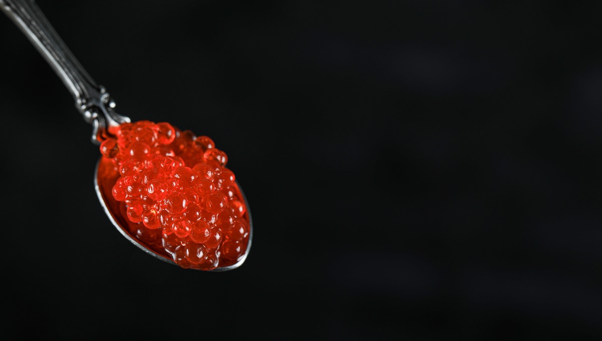 Как на глаз определить поддельную красную икру