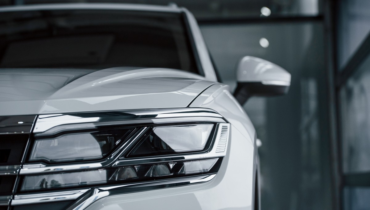 Эти популярные автомобили попали под налог на роскошь