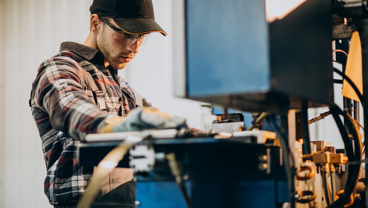 Двоечники пойдут к станкам