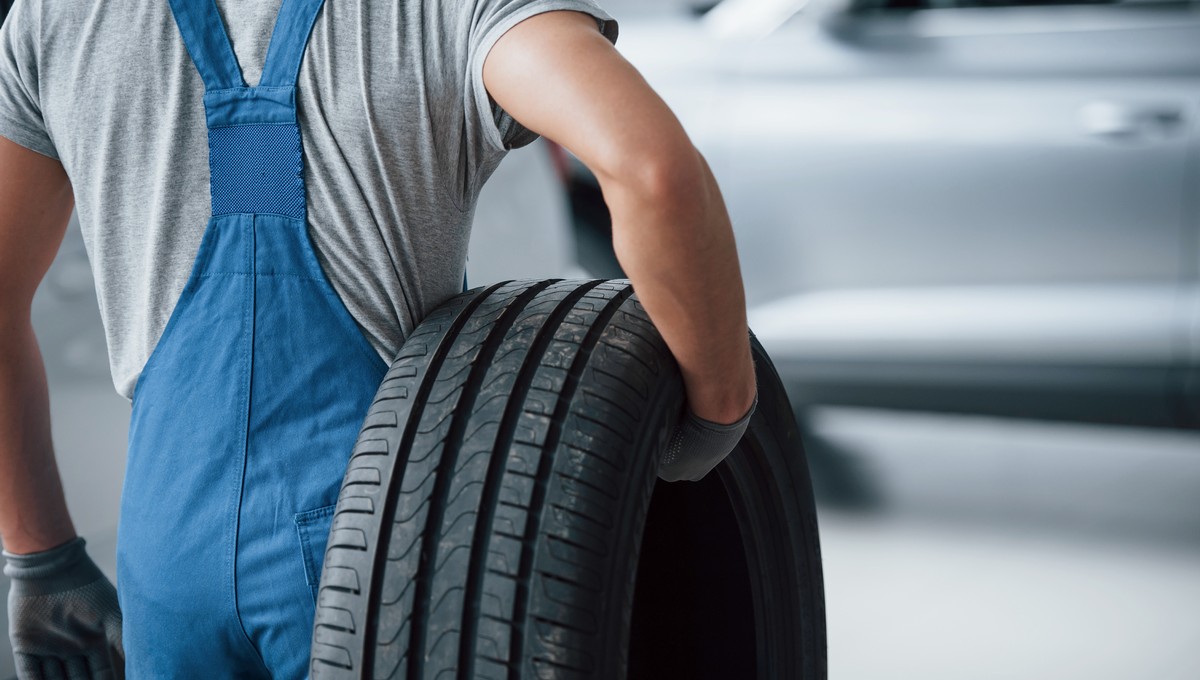 Ждать нельзя: Минтранс Подмосковья призвал срочно сменить резину