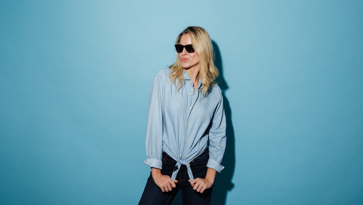 Эта рубашка осенью-2025 сделает любой образ стильным