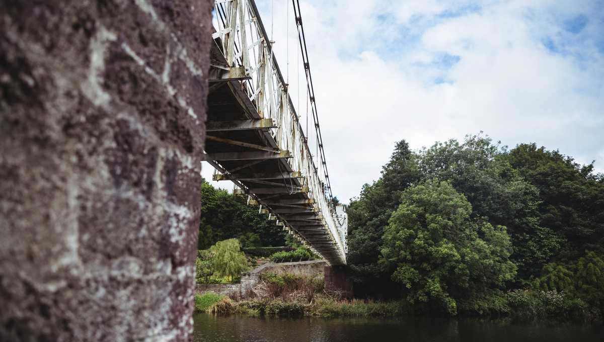 В Подмосковье после дождей рухнул бетонный мост 